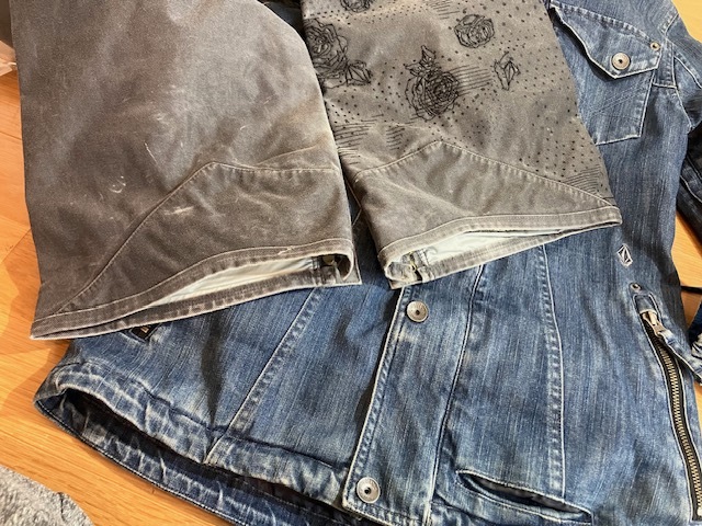 送料込み VOLCOM ボルコム 上下セット サイズXS USED リアル 送料込み VOLCOM ボルコム 上下セット サイズXS USED リアル