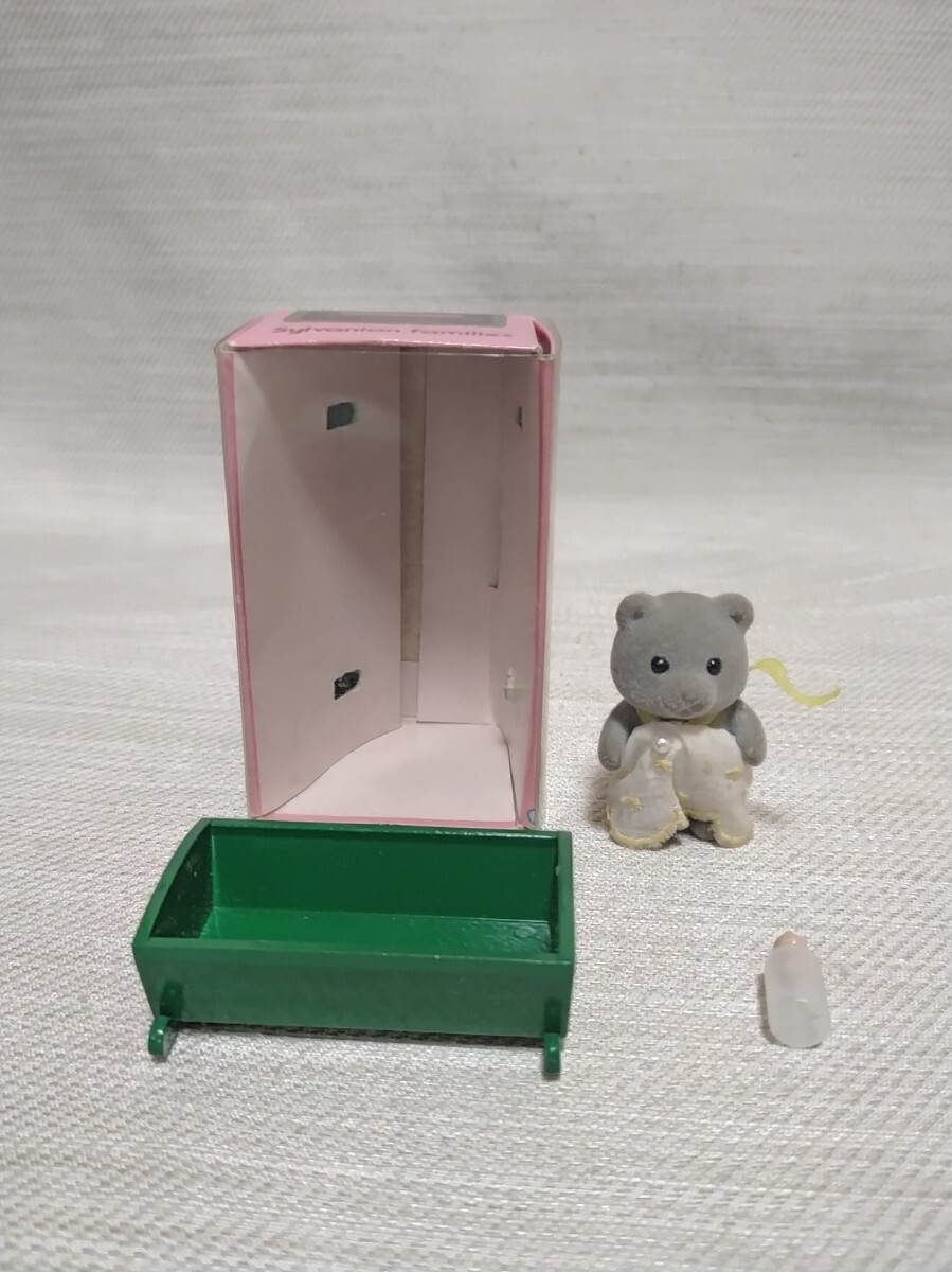 中古品◆シルバニアファミリー　お人形【ゆりかご（クマG）セット】◆元箱入り