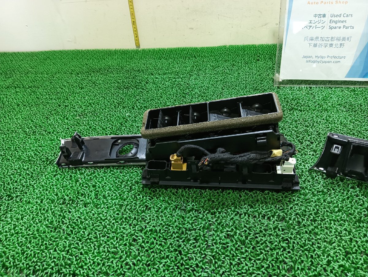 アウディ エアコン吹き出し口 A6 ABA-4FCCES, 2010 #hyj NSP219172