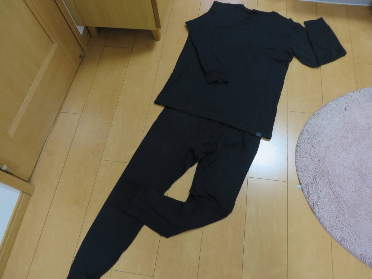 ☆ユニクロ 極暖ヒートテック アンダーウエア上下 XLサイズ ブラック 美品☆