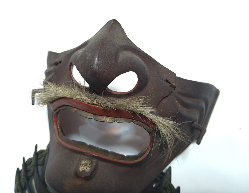 面頬 うぶ品 *兜鎧甲冑武士戦陣弓刀鞍鐙鍔目貫縁頭大名侍 面頬 うぶ品 *兜鎧甲冑武士戦陣弓刀鞍鐙鍔目貫縁頭大名侍