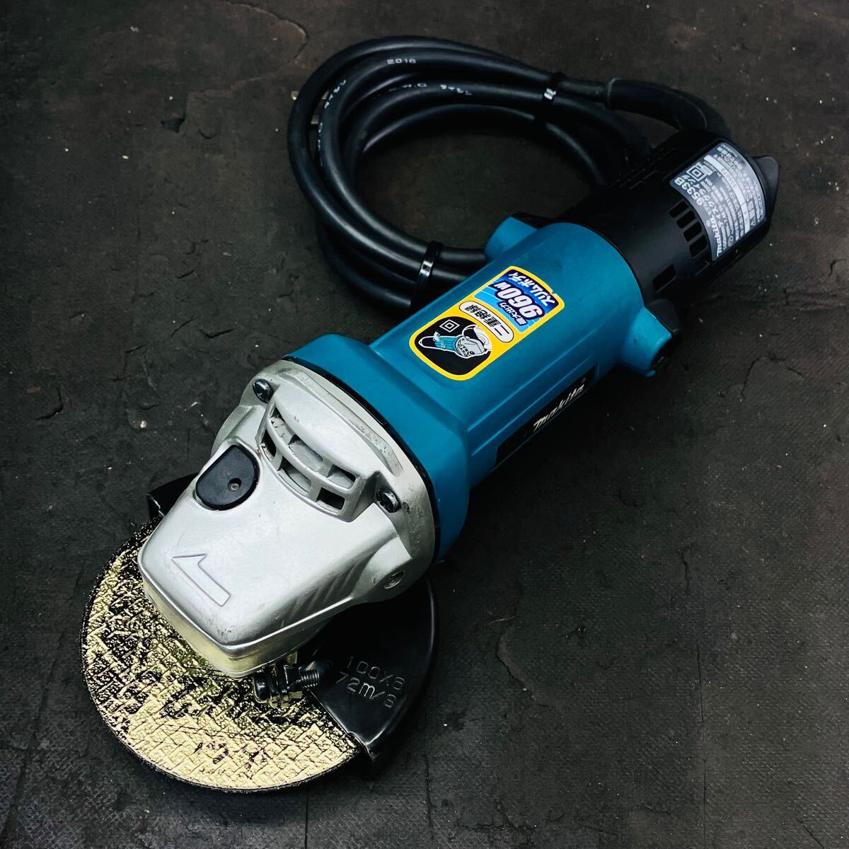 程度良好 送料無料 マキタ makita 100mm ディスクグラインダー 9533B
