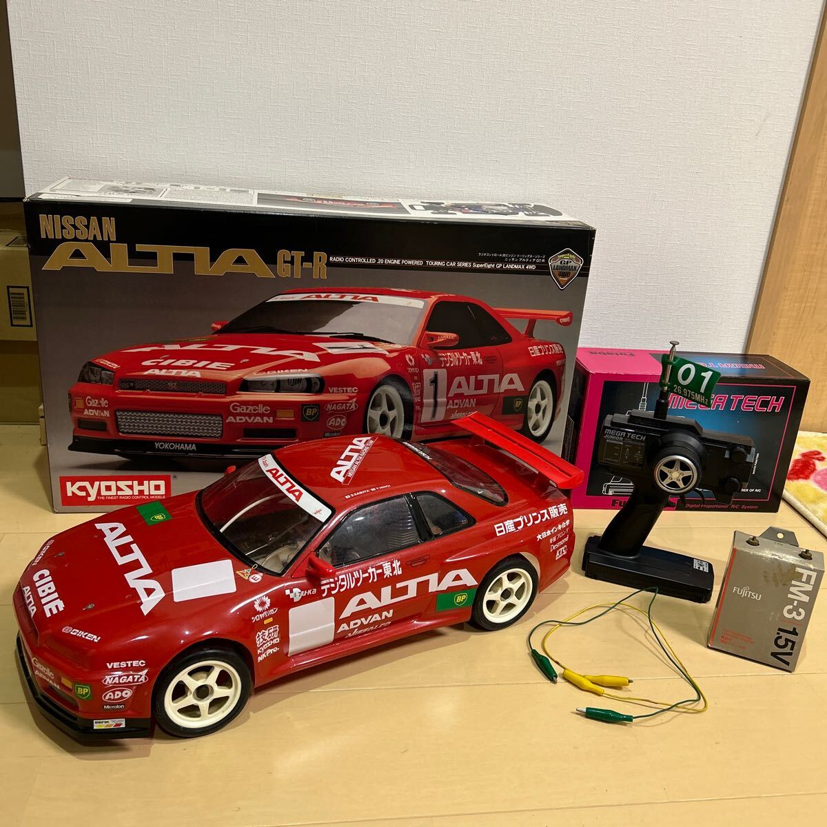 1/8 京商 スカイライン GT-R R34 ラジコン ガソリン エンジン 1/8 京商 スカイライン GT-R R34 ラジコン ガソリン エンジン