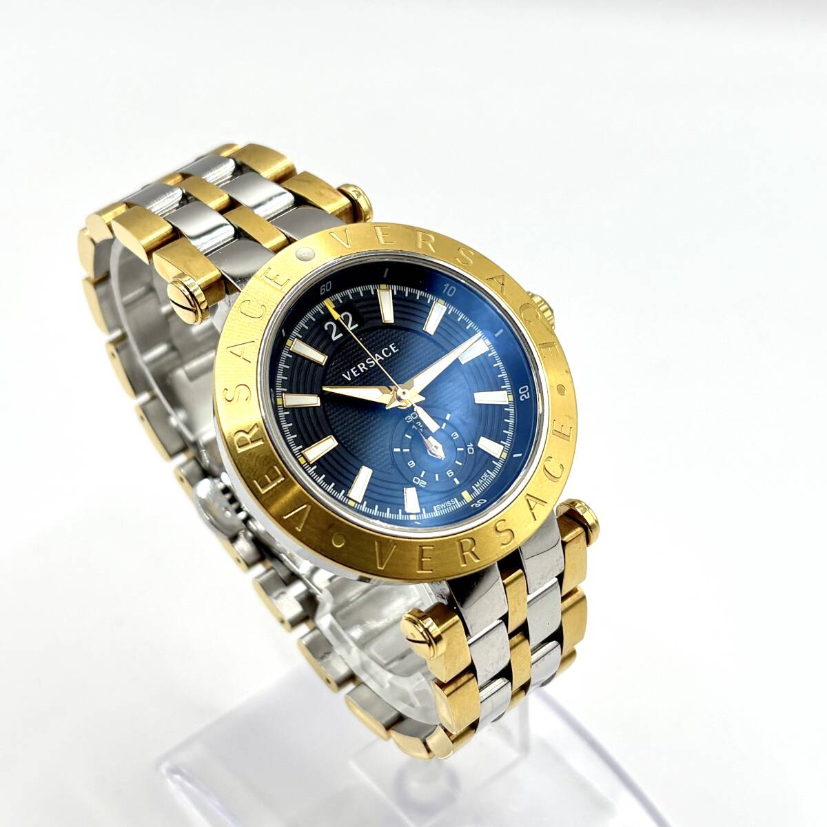 VERSACE ヴェルサーチ V-RACE SPORT VAH020016 SS/QZ 黒文字盤 VERSACE ヴェルサーチ V-RACE SPORT VAH020016 SS/QZ 黒文字盤