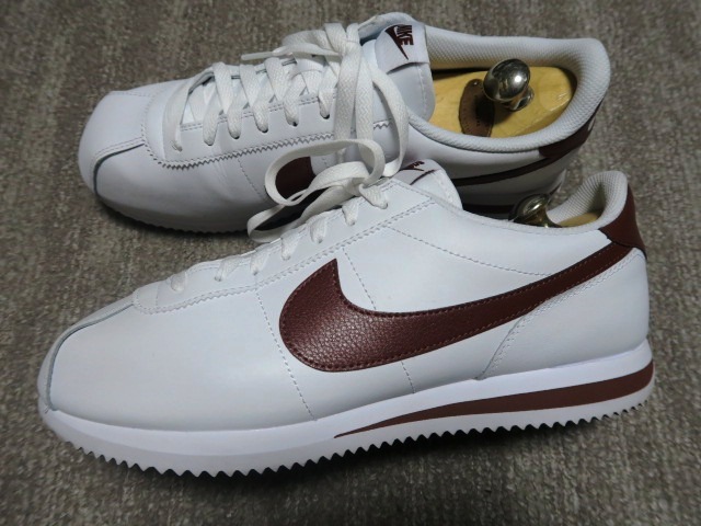 24年製 超美品 名作 NIKE CORTEZ ナイキ コルテッツ スニーカー メンズ ホワイト 白 DM4044-107 US10.5 JP28.5cm_画像3