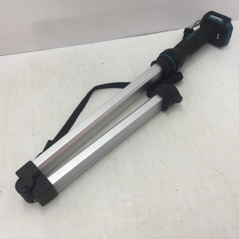 makita マキタ 14.4/18V対応 充電式LEDワークライト ライト部長さ最大630mm 本体のみ ML818 中古