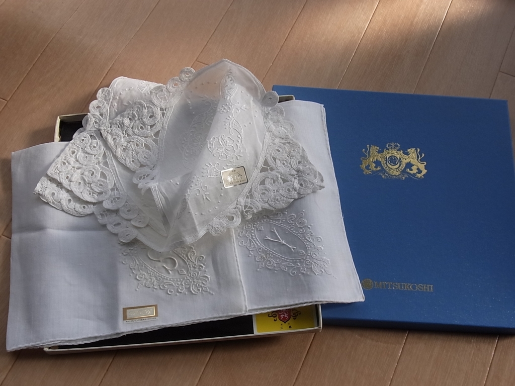 SWATOW スワトウ イニシャル刺繍入り 麻 2枚 & そしゅう 綿 1枚 、刺繍 ハンカチーフ/未使用 *長期個人保管品_画像1