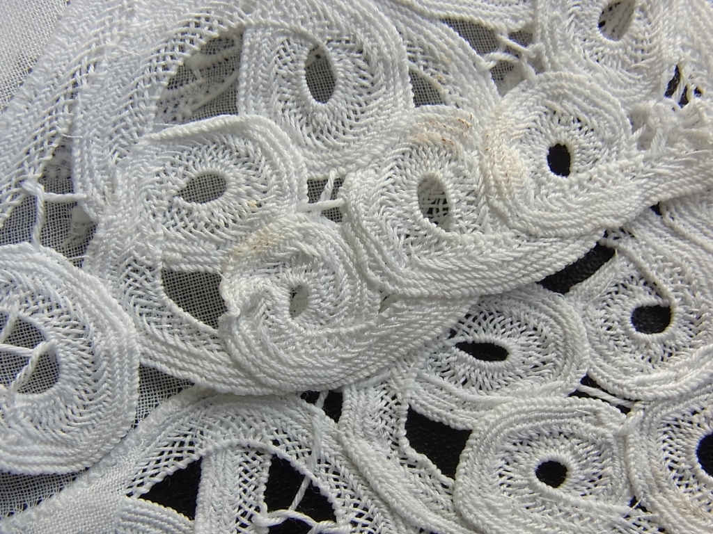 SWATOW スワトウ イニシャル刺繍入り 麻 2枚 & そしゅう 綿 1枚 、刺繍 ハンカチーフ/未使用 *長期個人保管品_画像8