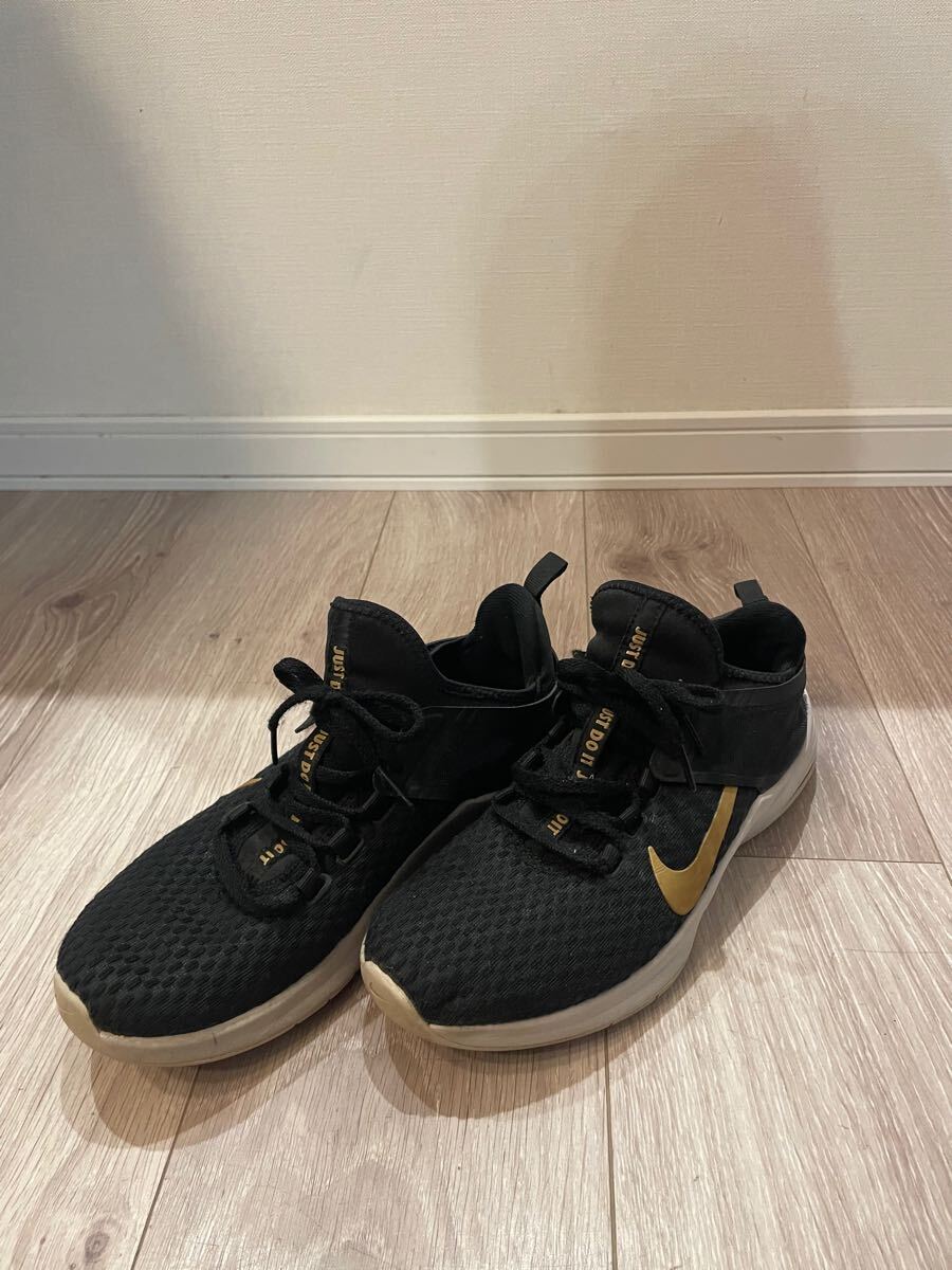 NIKE スニーカー　24.5