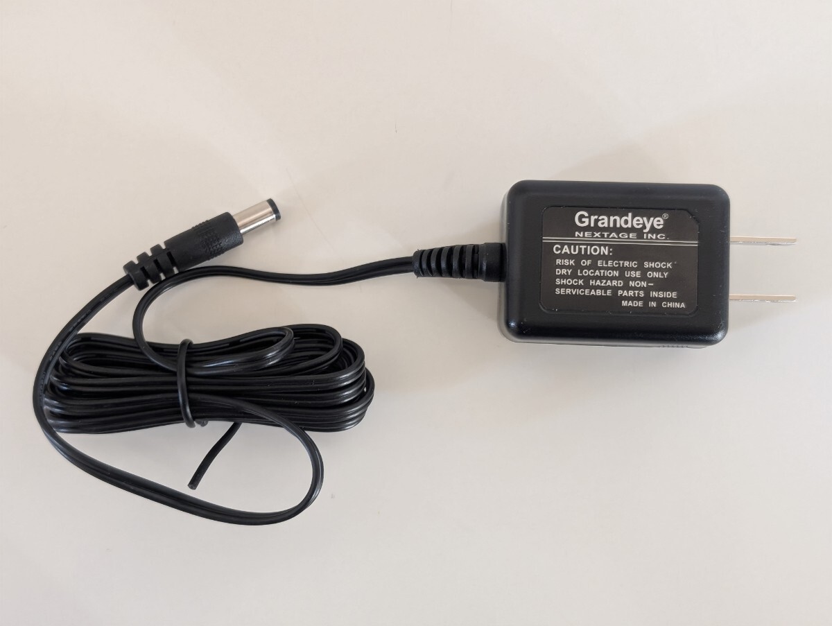 送料無料【新品】防犯カメラ　ACアダプタ Grandeye 出力12V 1A 型番GEO101U-1210　復(fù)數(shù)あり　電源コード　即発送　復(fù)數(shù)個(gè)あり