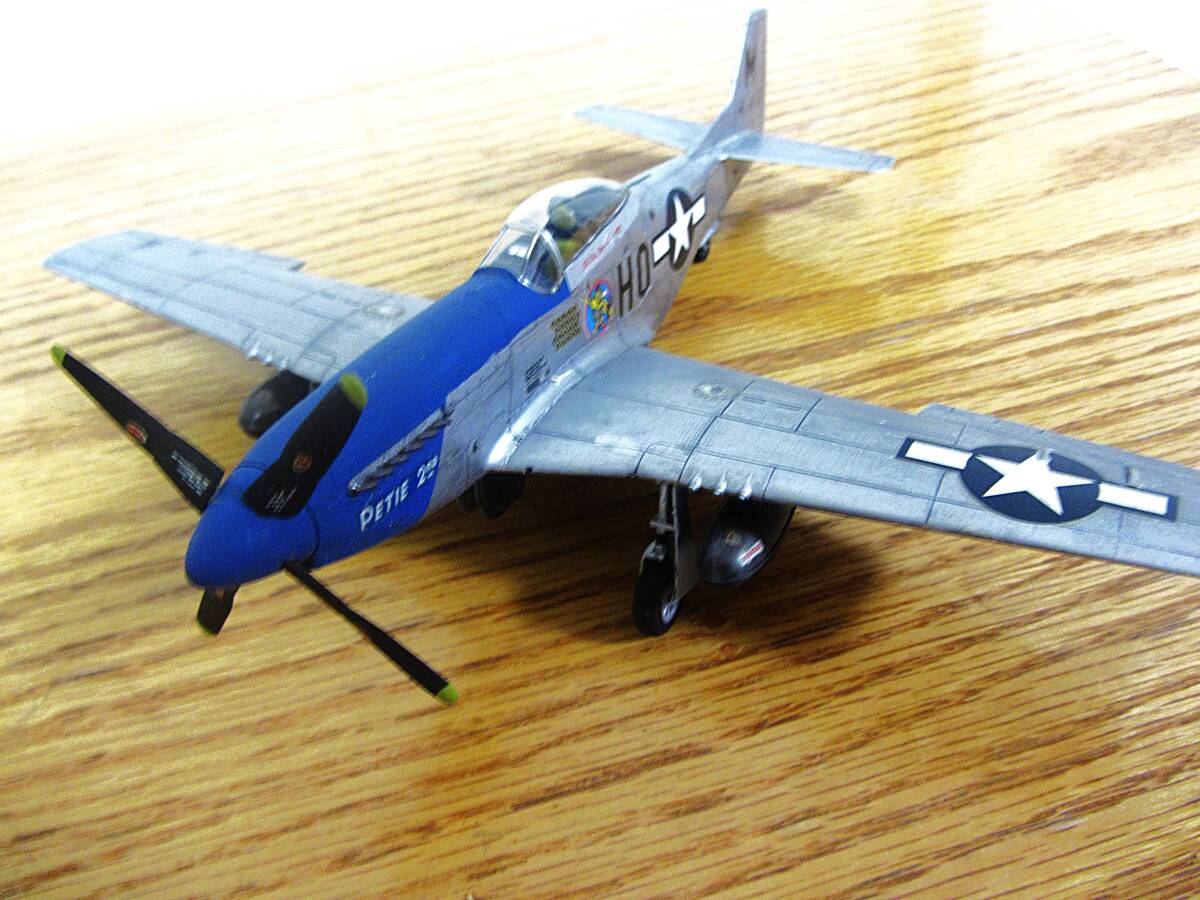 【送料無料　完成品　保管品】タミヤ 1/48 ノースアメリカン P-51Ｄ マスタング 戦闘機 プラモデル