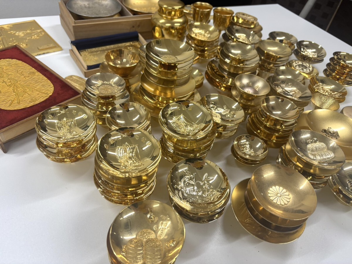 十二支金盃セット箱入り　金杯 干支 縁起物 金メッキ 24KGP 金盃 盃 酒器