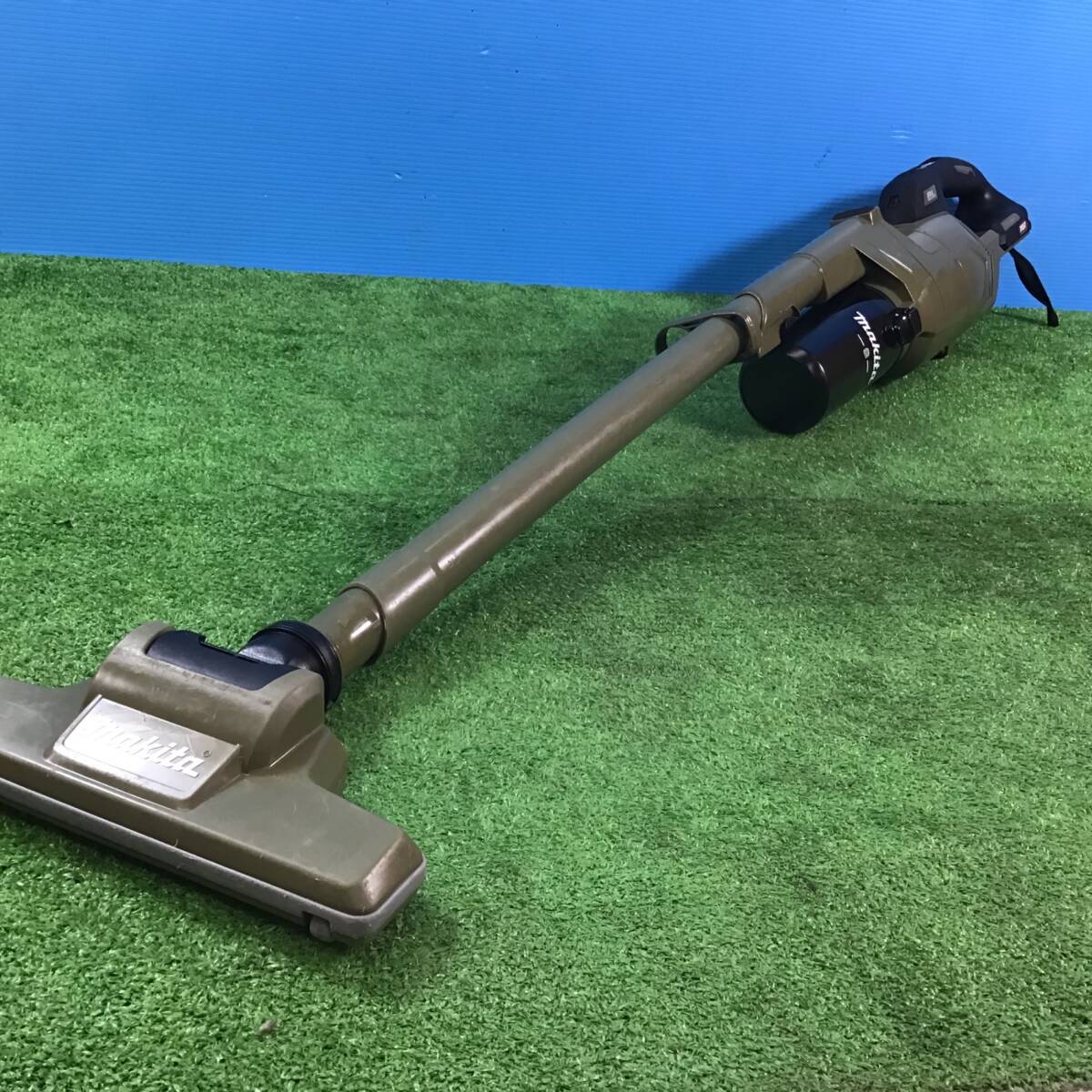 【中古品】★マキタ(makita) コードレスクリーナー CL003GZO