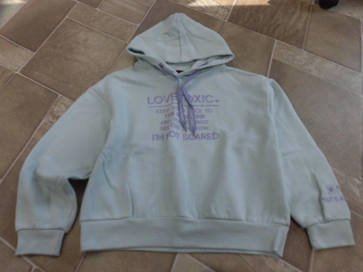 Love Toxic フード付きトレーナー　150センチ_画像1