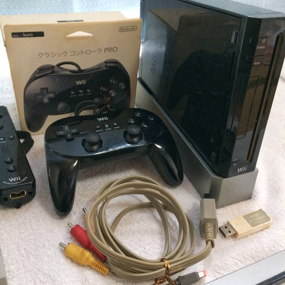 任天堂Nintendo wii 本体セット 黒ブラック ソフト1本おまけ 任天堂Nintendo wii 本体セット 黒ブラック ソフト1本おまけ