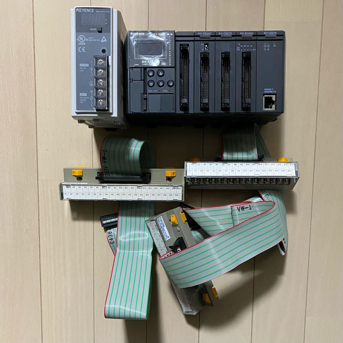 KEYENCE KV-3000 KV-C32XC KV-C32TC KV-SC20V KV-LE21V MS2-H75 KEYENCE KV-3000 KV-C32XC KV-C32TC KV-SC20V KV-LE21V MS2-H75