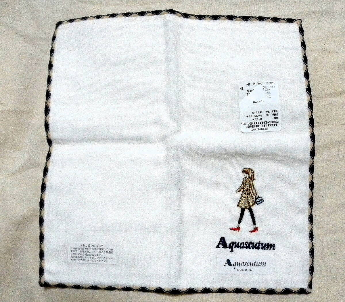 新品 即決 Aquascutum LONDON アクアスキュータムロンドン 白系 ダブルガーゼ タオル ハンカチ 刺繍 20×20◆ 未使用 タグ付 送料140円から