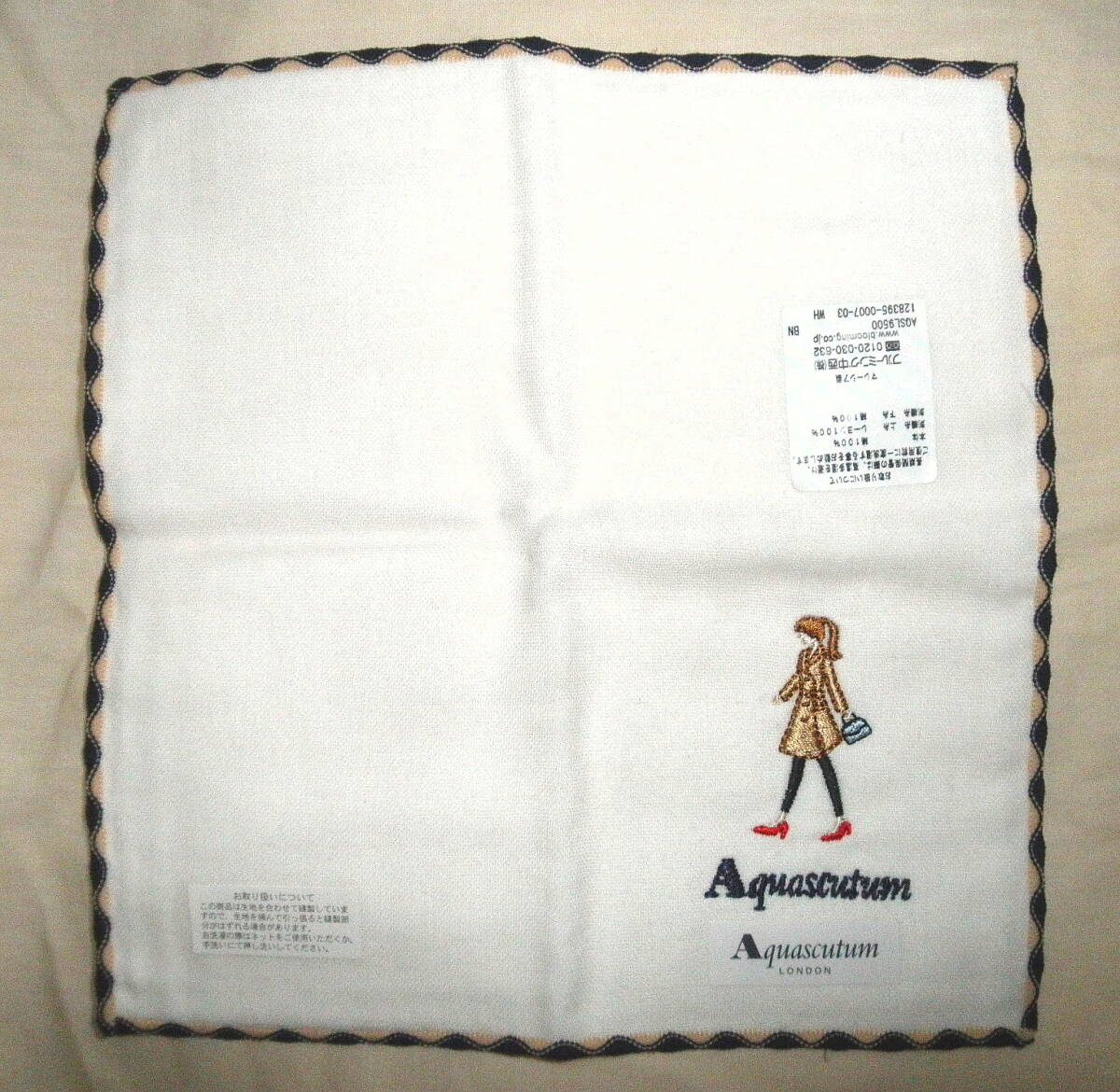 新品 即決 Aquascutum LONDON アクアスキュータムロンドン 白系 ダブルガーゼ タオル ハンカチ 刺繍 20×20◆ 未使用 タグ付 送料140円から