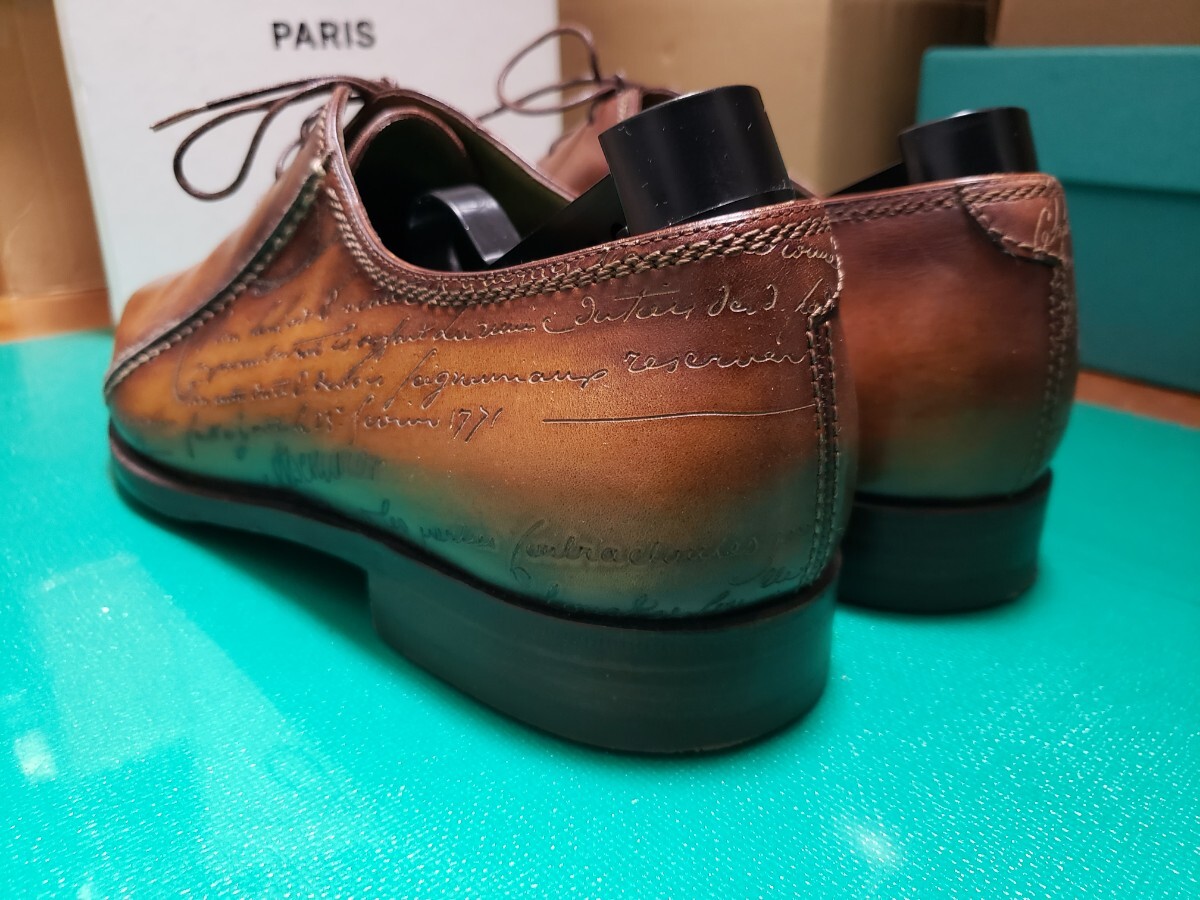 Bibian 比比昂 - Berluti ベルルッティ スカーズ デムジュール Bibian 比比昂 - Berluti ベルルッティ スカーズ デムジュール