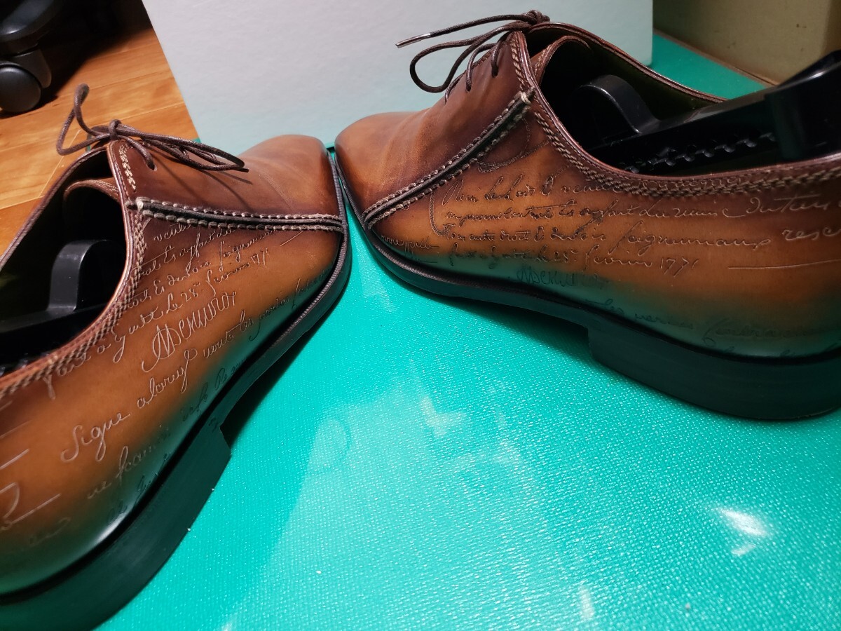 Bibian 比比昂 - Berluti ベルルッティ スカーズ デムジュール Bibian 比比昂 - Berluti ベルルッティ スカーズ デムジュール