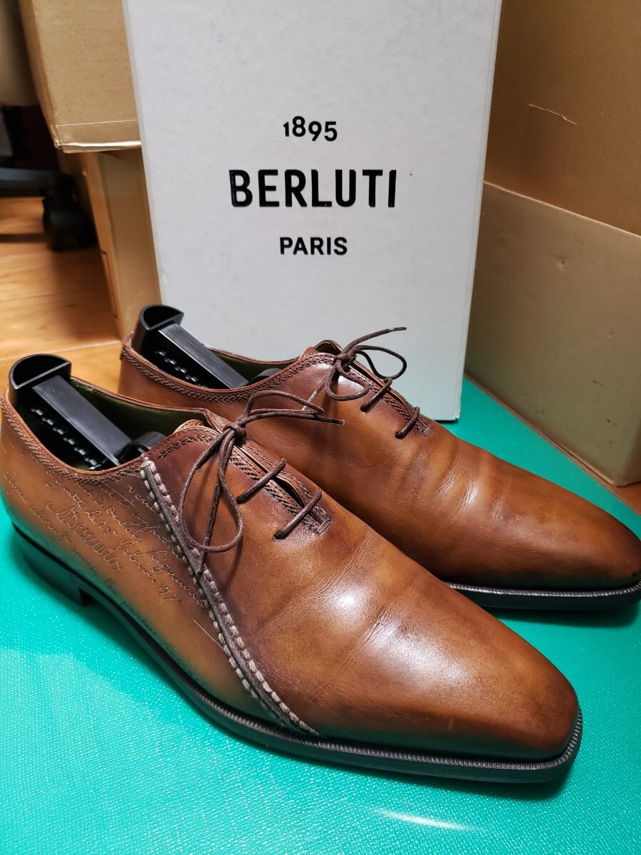 Bibian 比比昂 - Berluti ベルルッティ スカーズ デムジュール Bibian 比比昂 - Berluti ベルルッティ スカーズ デムジュール
