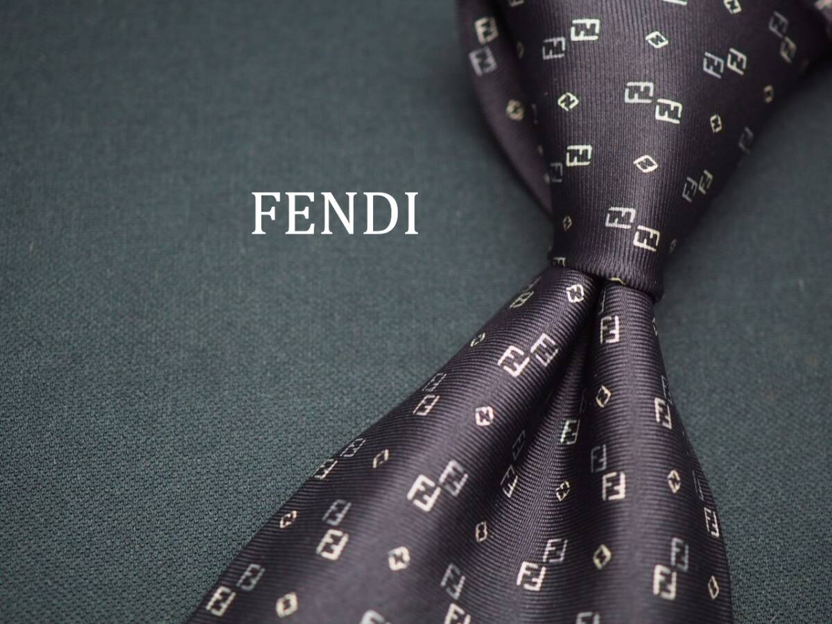 美品【FENDI フェンディ】 C1335 ブラック 黒 ロゴ SILK ブランド ネクタイ 古着 良品