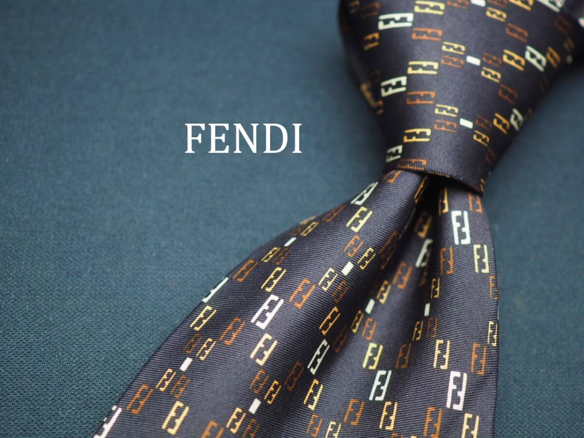 美品【FENDI フェンディ】 C1341 ロゴ ブラック SILK ブランド ネクタイ 古着 良品