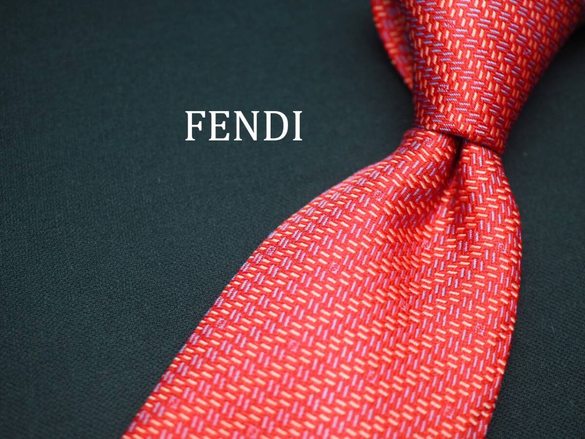 美品【FENDI フェンディ】 C1371 赤系 SILK ブランド ネクタイ 古着 良品