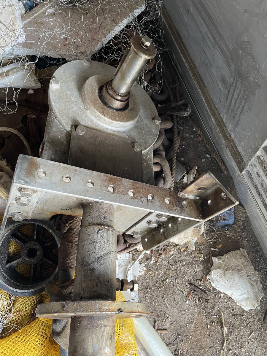 油圧カゴ巻き取り機