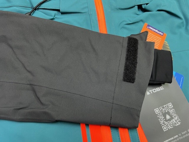 TOBE Outerwear スノーモービル TIRO V3 MONO SUIT シェル 中綿 TOBE Outerwear スノーモービル TIRO V3 MONO SUIT シェル 中綿