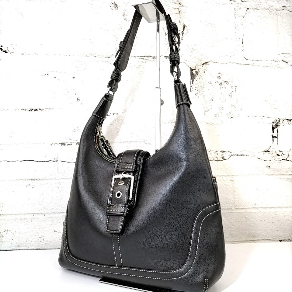 C Φ 【 COACH 】 コーチ ソーホー ロゴチャーム付き レザー ステッチ ワンショルダー 肩掛け トートバッグ 婦人鞄 ブラック 黒系