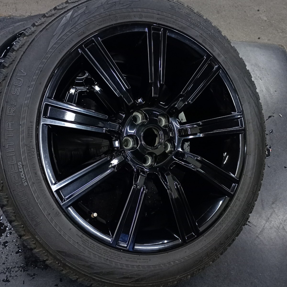 ランドローバー　レンジローバー　純正ホイール　黒　ノキアンタイヤ　スタッドレス　中古セット　275/45-21_画像2
