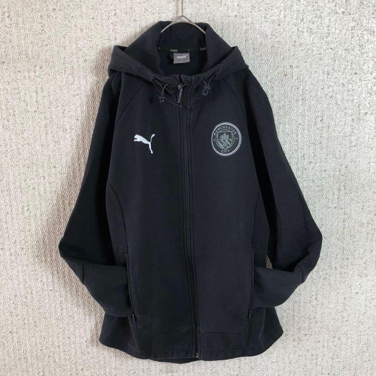 PUMAマンチェスターシティー　プレミア　イングランド　ジャージ　フーディー　M