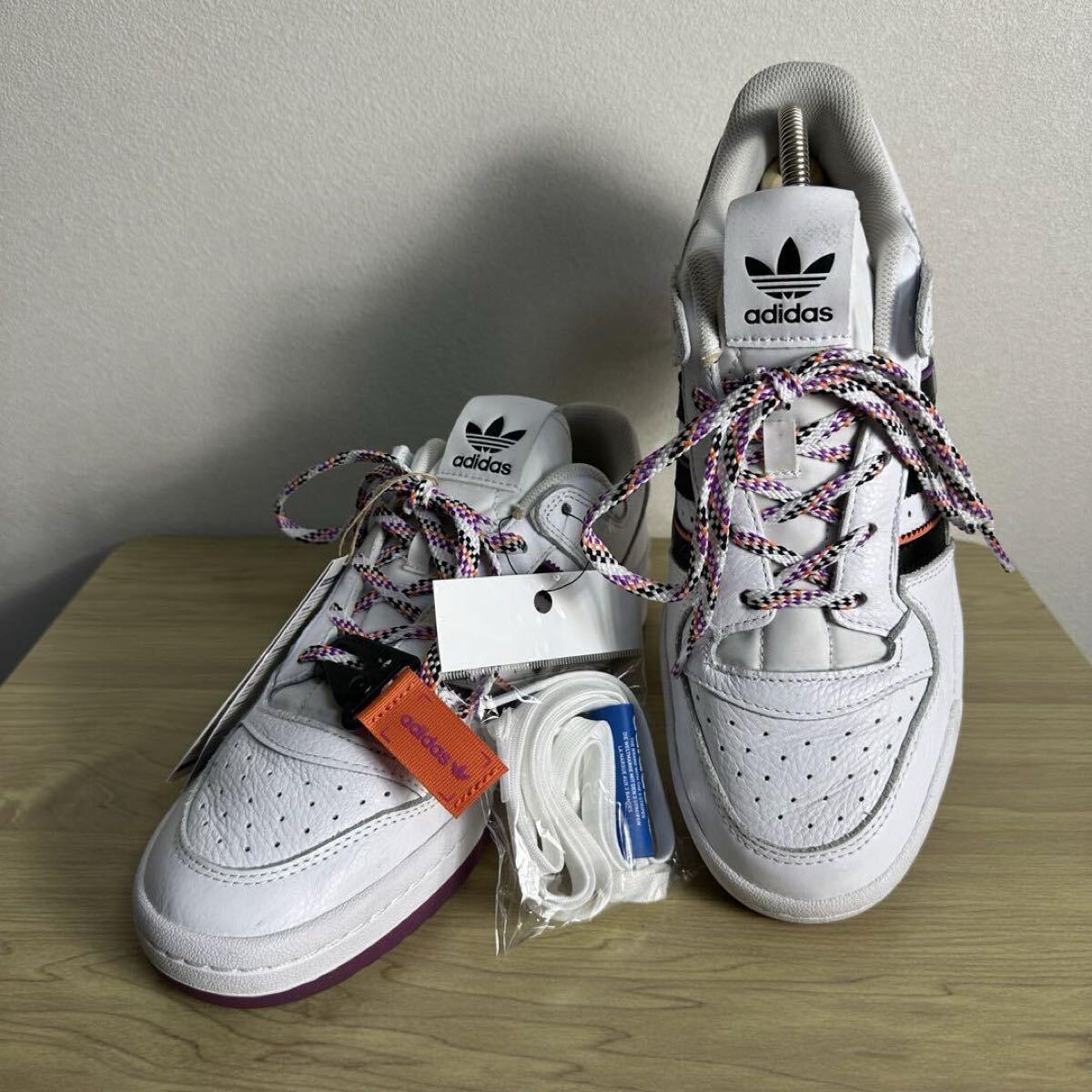adidasスニーカーFORUM LOW CL変え紐付き27.5cm IG5512