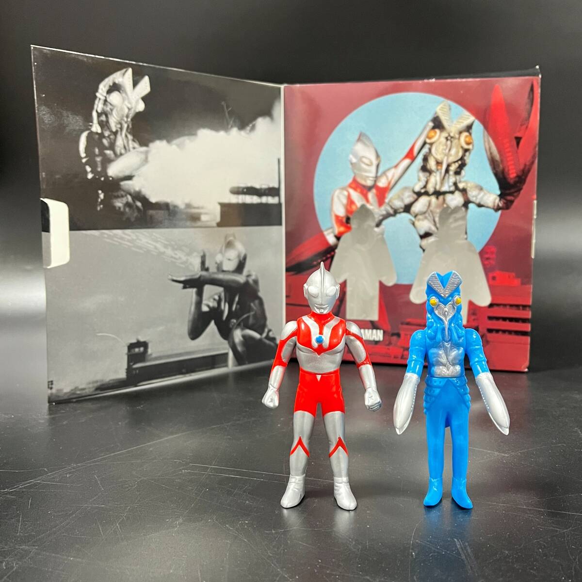 【60999V】ウルトラマン＆バルタン星人 フィギア 人形 箱付き 昭和レトロ グッズ PVC素材 円谷プロ 現状品