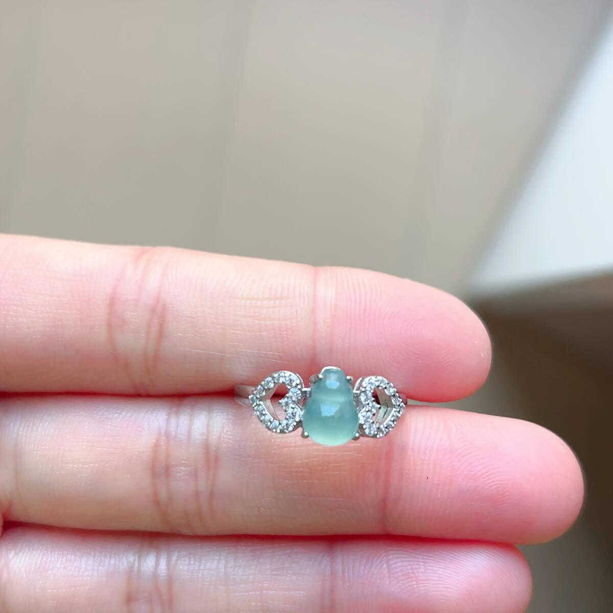 ◇ジェイド(本翡翠)◇キャッツアイ効果◇指輪◇リング◇翡翠・ヒスイ◇フリーサイズ◇天然石◇パワーストーン◇プレゼントに034R1105 _画像3