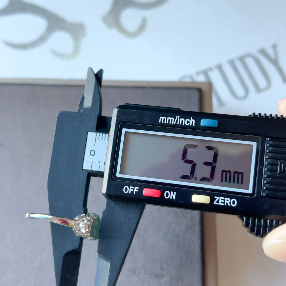 ◇ジェイド(本翡翠)◇キャッツアイ効果◇指輪◇リング◇翡翠・ヒスイ◇フリーサイズ◇天然石◇パワーストーン◇プレゼントに034R1105 _画像9