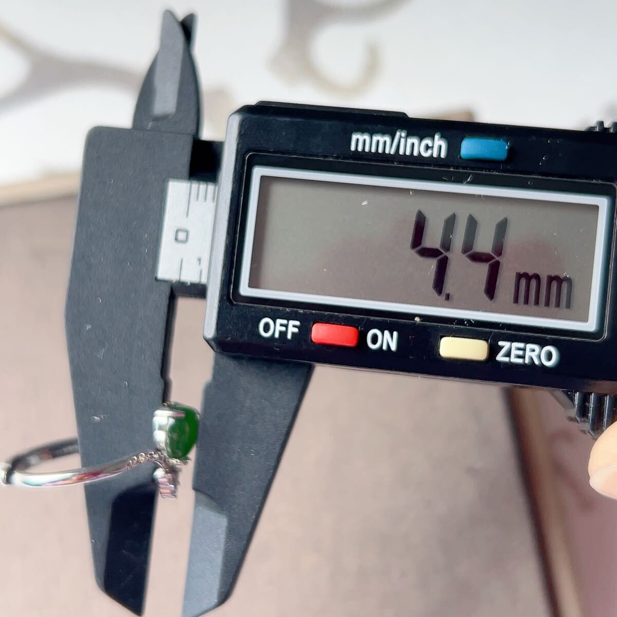 ◇和田玉・碧玉◇指輪◇リング◇翡翠・ヒスイ◇フリーサイズ◇天然石◇パワーストーン◇巾着袋つき◇プレゼントにも017R1278_画像9