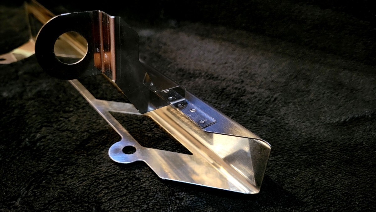 Hanasho Z900RS ステンレスチェーンカバー typeA 高品質! 軽量 オリジナルパーツ ロゴ刻印入り カワサキ チェーンケース 3