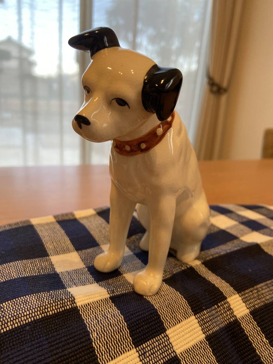 ヘレンド こまいぬ(左足上げ) 西安の赤 狛犬 手描き 頼もしく ヘレンド こまいぬ(左足上げ) 西安の赤 狛犬 手描き 頼もしく