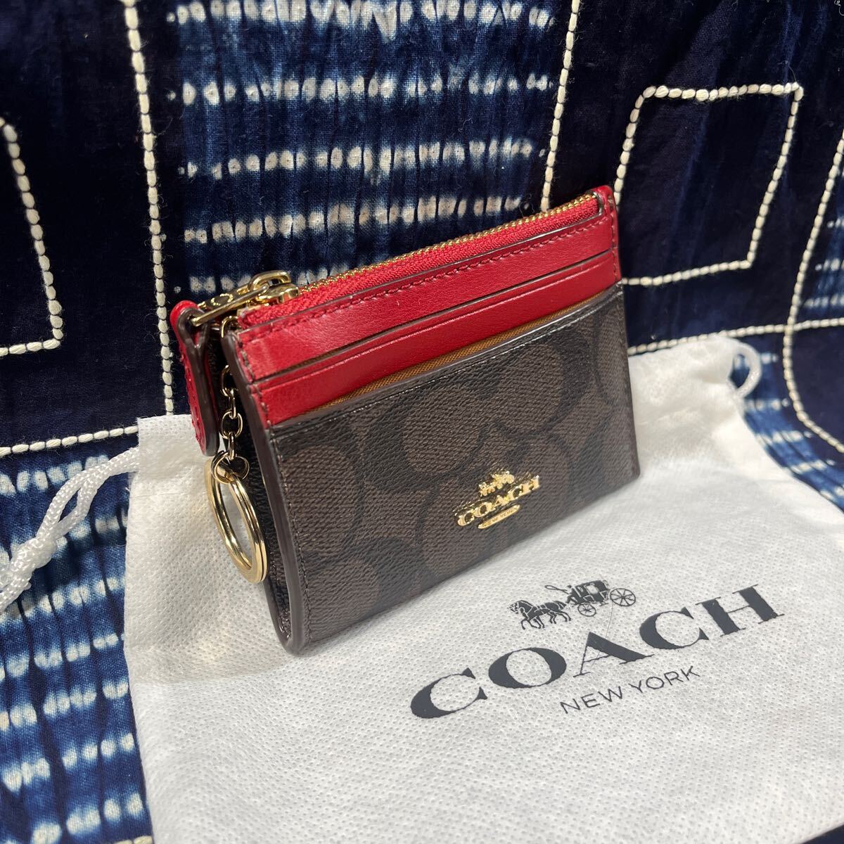 未使用　COACH コーチ レザー コイン入　パス IDケース キーリング付　カード入　定価17,600円 シグネチャー カードケース 小銭入れ レザー
