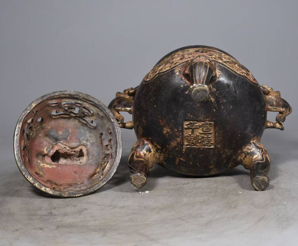 大明宣徳年鋳 香炉 銅製⁇ 真鍮⁇ 獅子 龍 工芸品 美術 大型 置物 レトロ 旧蔵 明代 宣徳年制 ・ 古銅金獅子王香炉 古銅器 唐物 中国古