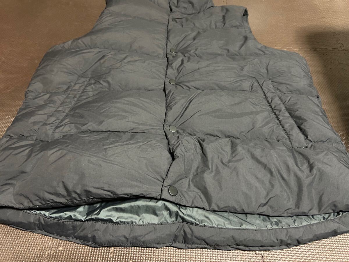 美品ユニクロダウン90％フェザー10％黒ダウンベスト　サイズXL_画像1