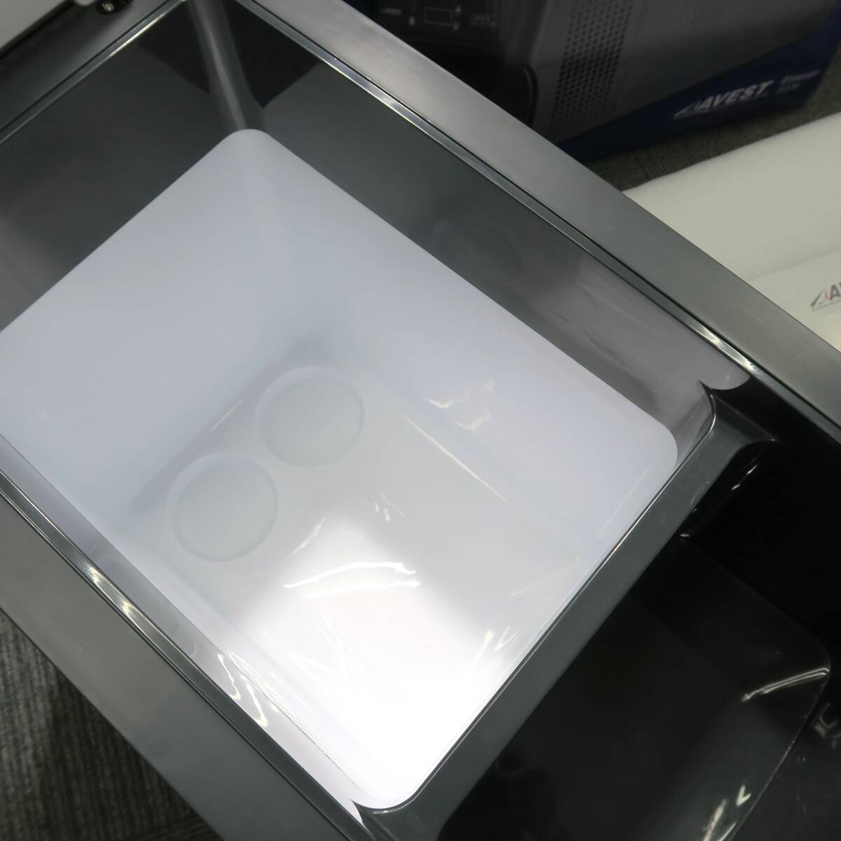 2Way電源付属 未使用(開封のみ)32L ポータブル冷蔵庫 冷凍 2Way電源付属 未使用(開封のみ)32L ポータブル冷蔵庫 冷凍