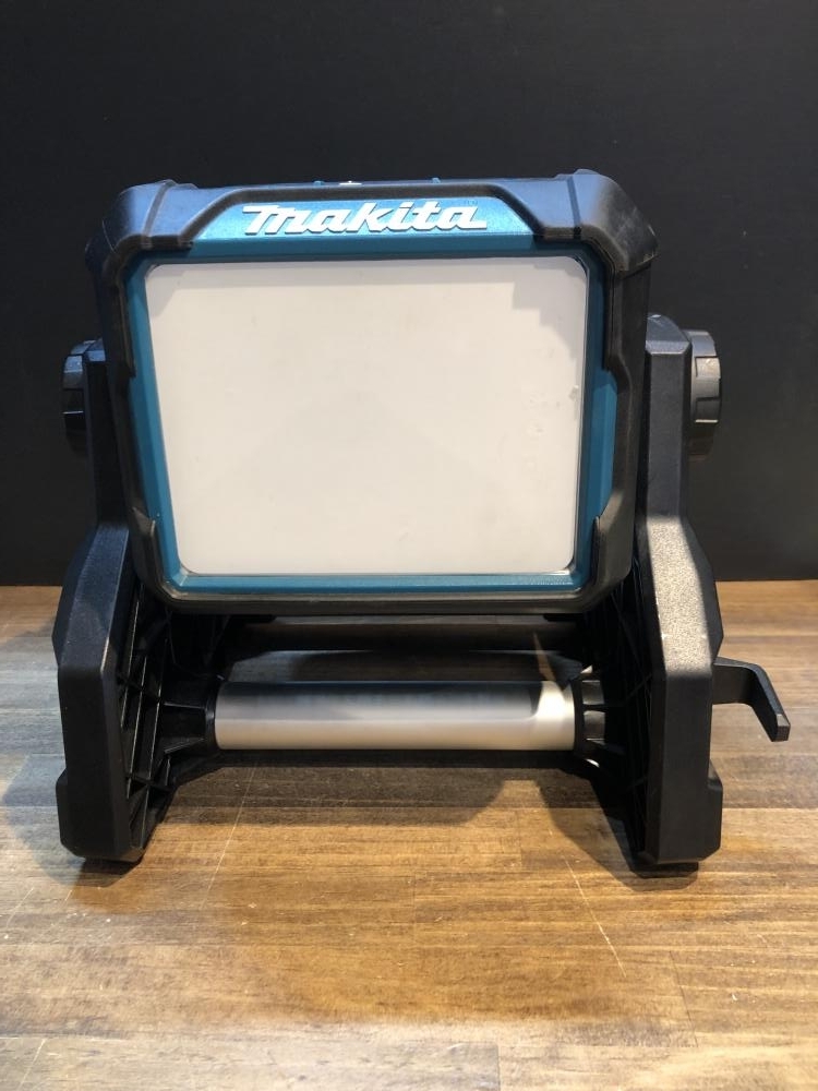 004★おすすめ商品★makita マキタ 14.4V18V充電式スタンドライト ML811 電源コード付き