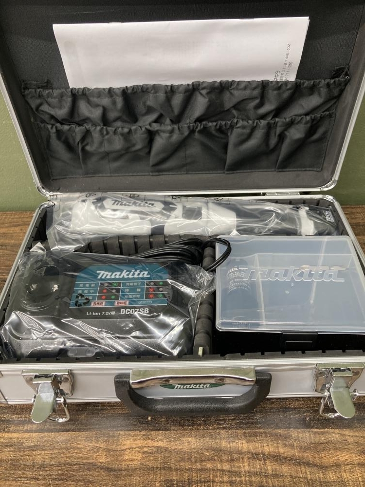 022●未使用品・即決価格●makita　マキタ 充電式ペンインパクトドライバ TD022DSHXW