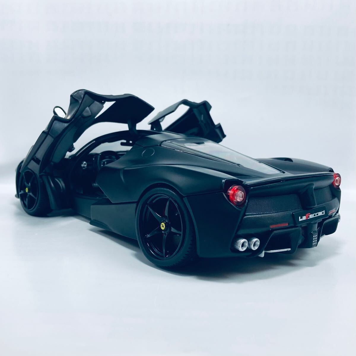 Burago Signature Series 1/18 Ferrari La Ferrari Matte Black ブラーゴ 1/18 フェラーリ ラ・フェラーリ マットブラック 外箱無し