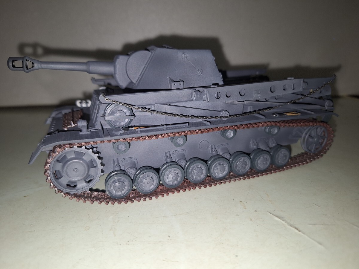 トランペッター1/35German Heuschrecke IVb Grasshopper10.5cm le FH 18/1 L/28 auf Waffentrager IVb自走榴弾砲IVb ホイシュレッケ