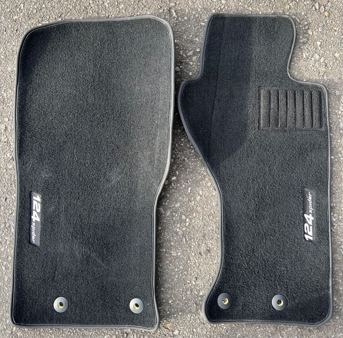 ABARTH 124spider　アバルト 124スパイダー純正フロアマット