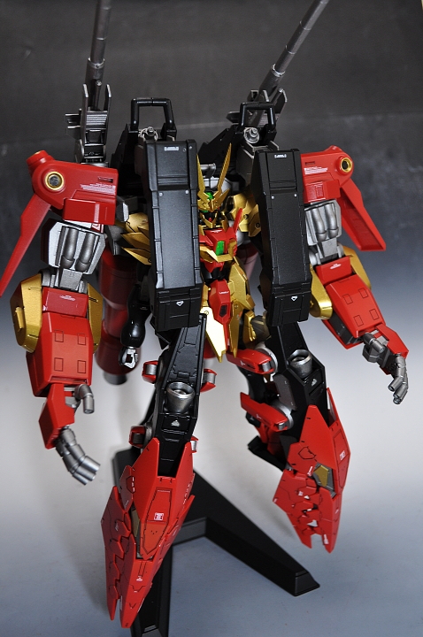 HGGBM 1/144 ティフォエウスガンダム・キメラ　全塗装完成品